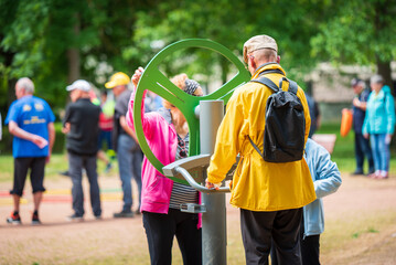 Personnes âgées pratiquant une activité physique