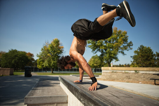 Young men freerunning