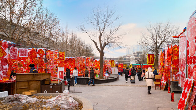 Tianjin, China - Jan 16 2020: Unidentified People With Street Vendors At Guwenhua Jie Pedestrian Pathway  In Nankai District