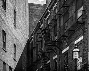 Intersecting alley walls