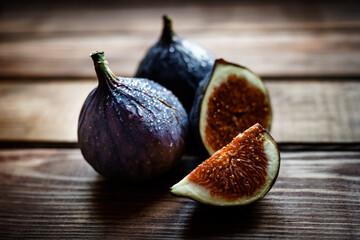 figs on a wooden table