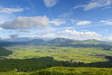 Fototapeta na wymiar 熊本県・阿蘇国立公園の大観峰パノラマ 