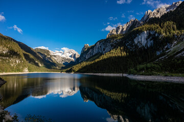 Obraz premium Gosausee lake with Dachstain masive