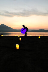 海と光のシルエット