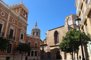 Fototapeta premium igreja, arquitectura, catedral, construção, europa, religião, torre, espanha, viagem, itália, velho, cidade, cidade, monument, turismo, marco, antiga, céu, católico, azul, histórico, história, honesto