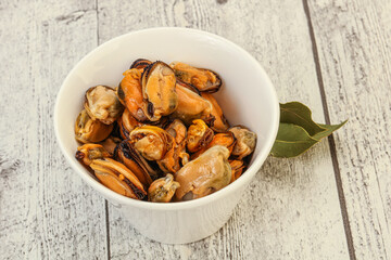 Pickled mussels in the bowl