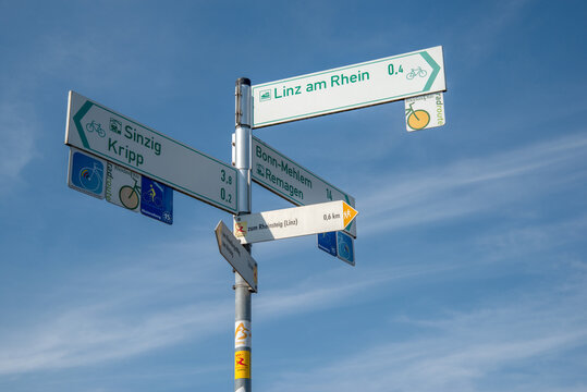 Rad- und Wanderrouten, Wegweiser in Kripp, Remagen