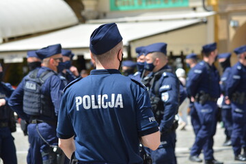 Polska Policja na służbie. 