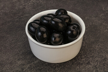 Black olives in the bowl