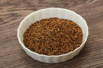 Dry zeera seeds in the bowl