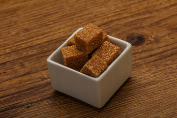 Cane sugar cubs in the bowl