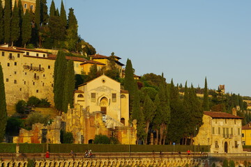 Fototapeta premium Coucher de soleil sur les contreforts de Vérone