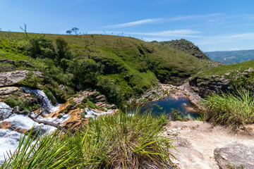 Cachoeira, vales e montanhas na Serra da Canastra, Minas Gerais, Brasil.