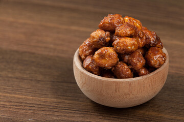 Wooden Bowl With Candied Organic Peanuts - Hypogaea de Arachis.