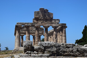 Paestum - Il tempio di Atena 