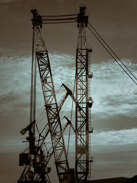 Grue Câble Acier Poutre Métal Treuil Poulie Huile Graisse Noir Blanc