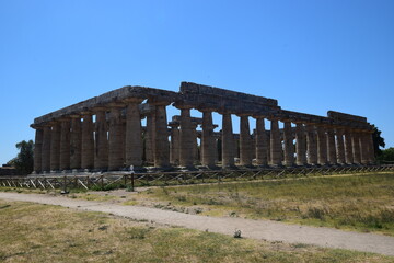 Fototapeta na wymiar Paestum - Il tempio di Hera (Basilica)