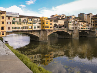 Fototapeta na wymiar Wide shot of the Ponte Vecchio, Florence, Italy