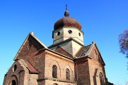Wyszatyce Kości&oacute;ł Parafia Architektura