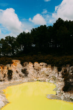 Devil's bath, Lake Ngakoro