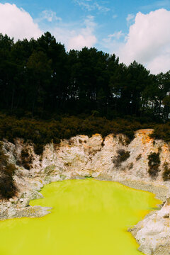 Devil's bath, Lake Ngakoro