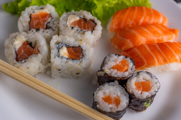 food, meal, rice, shrimp, seafood, dinner, vegetable, dish, cuisine, chicken, salad, plate, gourmet, fried, pork, healthy, delicious, vegetables, thai, lunch, meat, prawn, spicy, fish, green