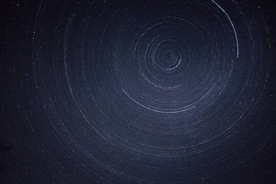 Orbital Trail of Stars in Infinite Universe