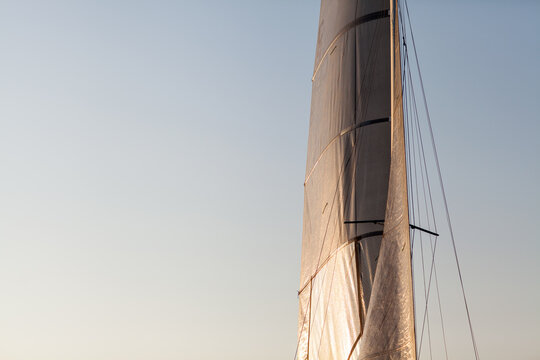 main sail on a catamaran f18