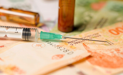 The Pesos of the Argentine economy and the race against COVID-19.