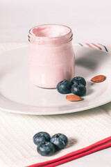 Yogurt con frutos frescos