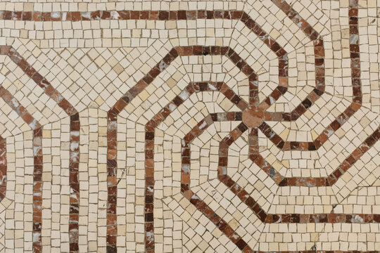 Spiral mosaic pattern