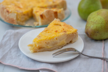 sweet vanilla cheesecake with ripe pears