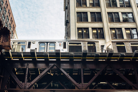 Elevated 'L' train in Chicago