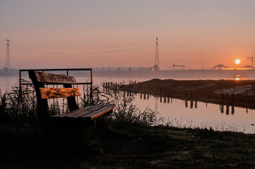 Bank am See - Sonnenaufgang, Sonnenuntergang