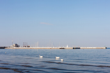 Fototapeta na wymiar pier, embankment, Baltic sea