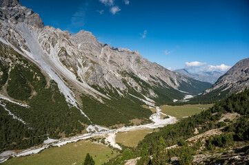 Fototapeta premium Blick ins wilde Val Plavna