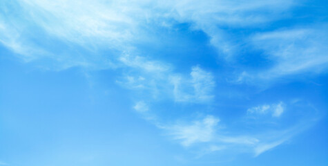 Obraz premium blue sky with beautiful natural white clouds