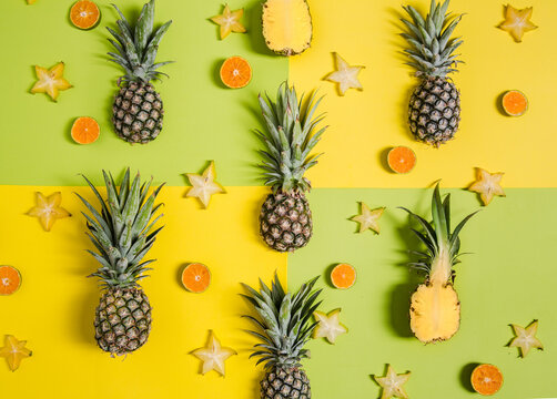 Cute pineapple tropical pattern