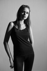 Naklejka premium Young beautiful girl posing in studio