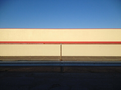 Minimal view of a plaza store fa&Ocirc;&oslash;&Omega;_ade