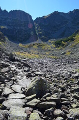 Tatry, kamienny szlak w Dolinie za Mnichem, Polska © Ewa