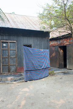A drying lungi.