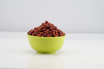 Peanut Masala or Masala Groundnut is a spicy and crunchy, chickpea flour coated and fried peanuts which serves as fabulous tea-time snacks. 