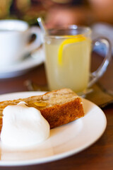 カフェ　パウンドケーキと飲み物
