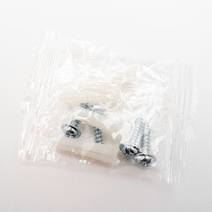 sachet de vis et chevilles