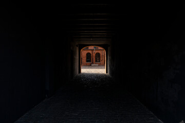 Łódź miasto biała fabryka tunel brama przejście