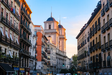 マドリード サン・イシドロ教会と街並み