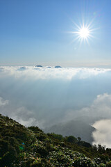 Fototapeta na wymiar 四国で最も美しい山「三嶺（さんれい、みうね）」と西熊山