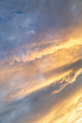 Des nuages Mammatus au coucher de soleil