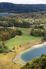 Fototapeta na wymiar Le belvédère des 4 lacs offrant un panorama sur quatre différents lacs du Jura, en Franche-Comté
